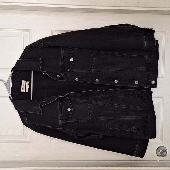 Madewell The Oversized Trucker Jean Jacket in Washed Black Women Large - Picture 1 of 4